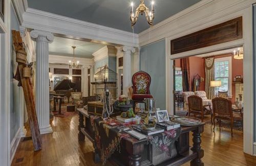 Waxahachie Bed & Breakfast | The English Merchant's Inn
