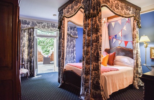 Waxahachie Bed & Breakfast | The English Merchant's Inn