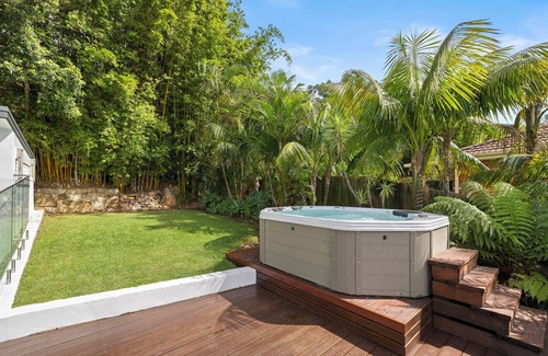 Sydney House | The Entertainer