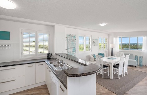 Currimundi Apartment | THE ENTRANCE UNIT 13 - Relax on a sunlit balcony overlooking Currimundi Lake and the ocean