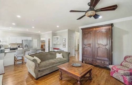 South Tulsa House | The Erie Home: Warm and Spacious in South Tulsa