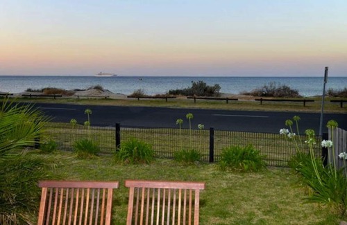 Portarlington House | The Esplanade Beach House