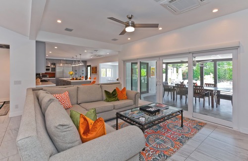 Little Tuscany House | The Estate - As Seen on Emmy Winning CBS Show, Staycation. - Walk to everything!