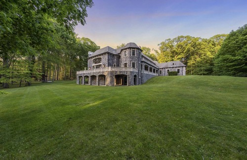Saddle River House | The estate is like a private resort with state of the art security