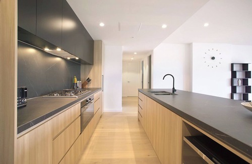 Port Melbourne Apartment | The Evelyn Port Melbourne by Ready Set Stay - WIFI, linen, towels, brand new