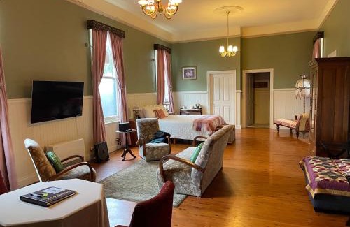 Beaconsfield Hotel | The Exchange Beaconsfield - Offering Heritage Accommodation