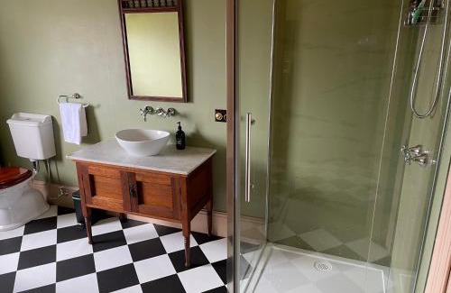 Beaconsfield Hotel | The Exchange Beaconsfield - Offering Heritage Accommodation