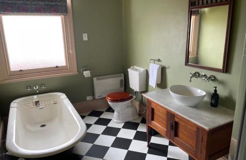 Beaconsfield Hotel | The Exchange Beaconsfield - Offering Heritage Accommodation