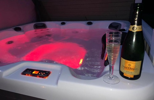 Swarland Apartment | The Fairways Hot Tub Retreat, Percy Woods Country Park