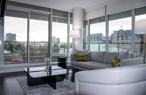 Downtown Victoria Condo | The Falls by Victoria Royal Vacations