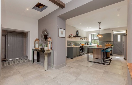 Buchlyvie House | The Farmhouse, Decadently chic farmhouse & hot tub