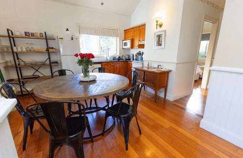 Cooperabung Cottage | The Farmhouse - Telegraph Retreat Cottages