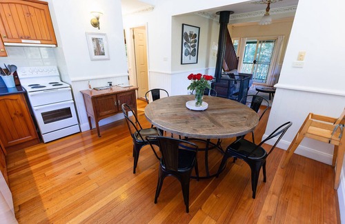 Cooperabung Cottage | The Farmhouse - Telegraph Retreat Cottages