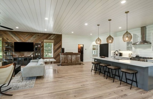 Round Top House | The Farmhouse @ The Lone Star Farm