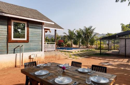 Bhongir Villa | The Farmstays CHRPoolGlass RoomsACWi-FiLawn