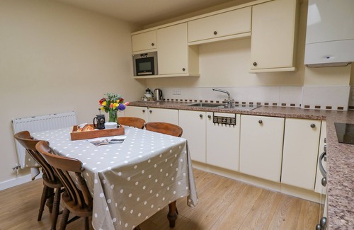 Llanwrthwl Cottage | THE FAULKNER, pet friendly, character holiday cottage in Rhayader