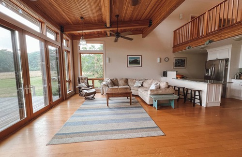 West Tisbury House | The Field House - Peaceful Martha’s Vineyard Escape with Serene Field Views