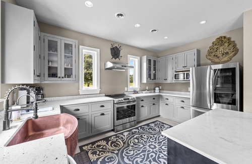 Core Creek House | The Field House-Pet Friendly Home with Private Fishing Pond in Havelock, NC