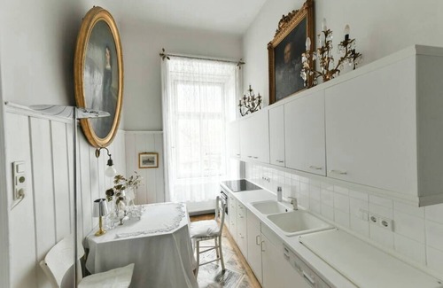 Krems an der Donau Apartment | The fine French at Schloss Hollenburg