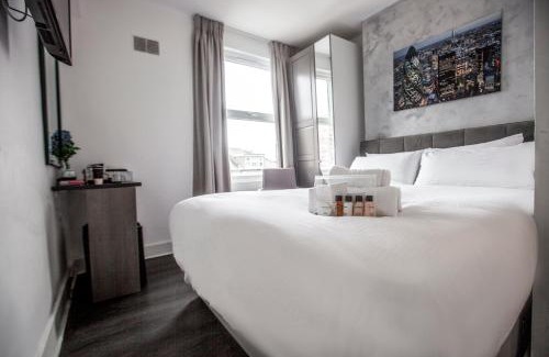 Brownswood House | The Finsbury Guesthouse