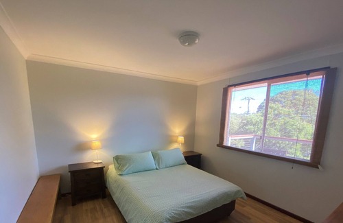 Ledge Point Apartment | The Fish Bowl central to everything Ledge Point