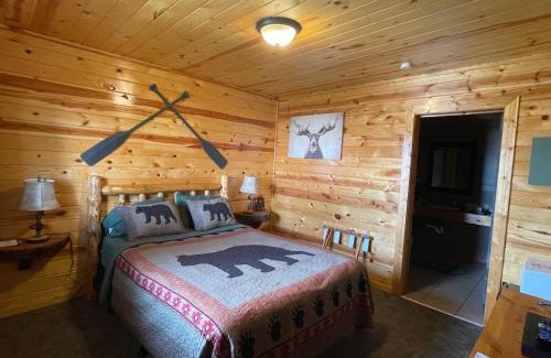 Ashton Hotel | The Fishing Bear Lodge