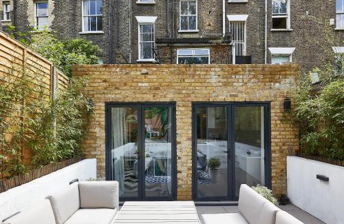 Mildmay Apartment | The Flamingo