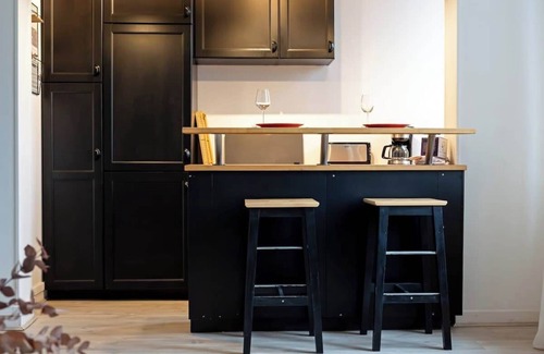 Coteaux Ouest Apartment | The Flaubert: accommodation with parking in the heart of the city center