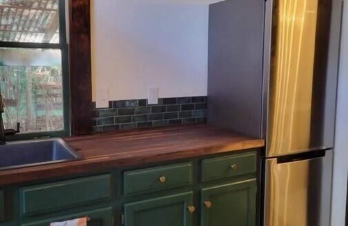 Edgewood Apartment | The Flora Garden House