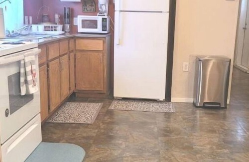 Sandy Hook House | The Floral Cottage Three Bedrooms One Bath