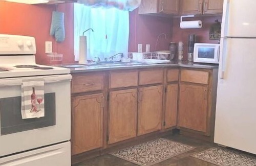 Sandy Hook House | The Floral Cottage Three Bedrooms One Bath