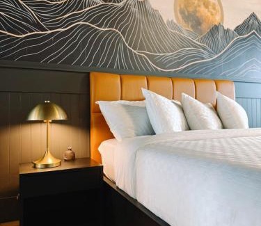 Dunes City Hotel | The Florentine Waterfront Hotel