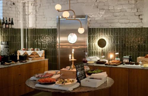 Keskinen District Hotel | The Folks Hotel Konepaja