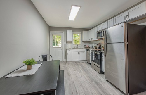 East Raleigh Apartment | The Forest Downtown Raleigh ~Newly Renovated
