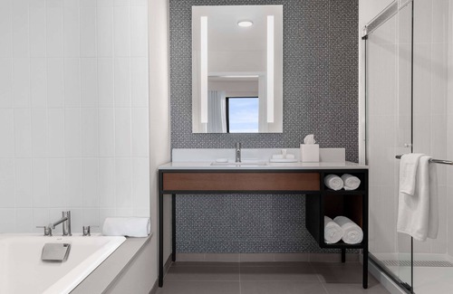 Midtown Sacramento Hotel | The Fort Sutter Sacramento, Tapestry Collection by Hilton