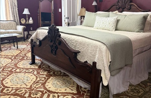 Guthrie Bed & Breakfast | The Franklin Room at The Judge's Chambers