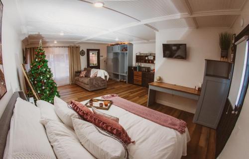 Newaygo House | The Free Spirit Retreat