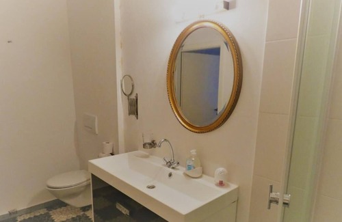 Bramfeld Apartment | The friendly 1-room apartment no. 5 in our apartment house Haldesdorfer Straße is located to the side of the building.