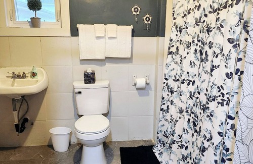 Mount Vernon Bed & Breakfast | The Fry Guest House Bed & Breakfast