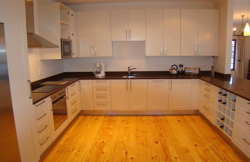 Hout Bay Villa | The Gables Hout Bay , central & safe in Hout Bay with pool , sleeps 6 to 11