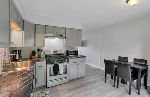 Gahanna Apartment | The Gahanna Ranch - 3 BR - Airport
