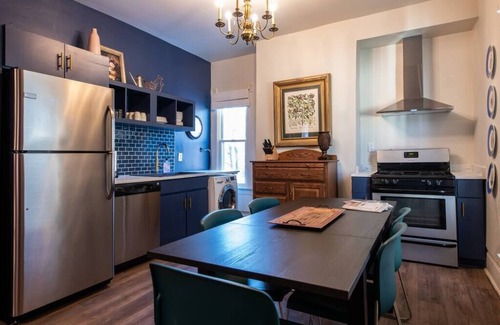 Clifton Apartment | The Gallery Loft - Walk & Dine!