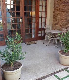 Komani Hotel | The Gallery