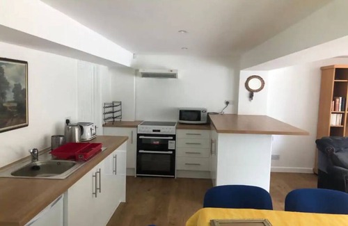 Welwyn House | The Game Keepers Lodge rural & good for isolation