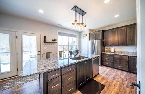 Leesburg Villa | The Garage Mahal w/scenic views