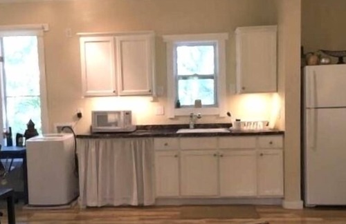Bucyrus House | The Garden Cottage.