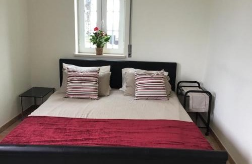 Bombarral Apartment | The Garden Room