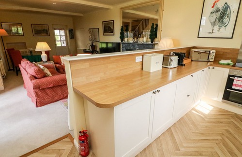 Fourstones Near Bentham Cottage | THE GARDEN ROOMS LAWKLAND, family friendly in Austwick