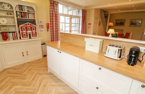 Fourstones Near Bentham Cottage | THE GARDEN ROOMS LAWKLAND, family friendly in Austwick