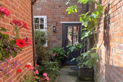 Leominster House | The Gardener's Cottage